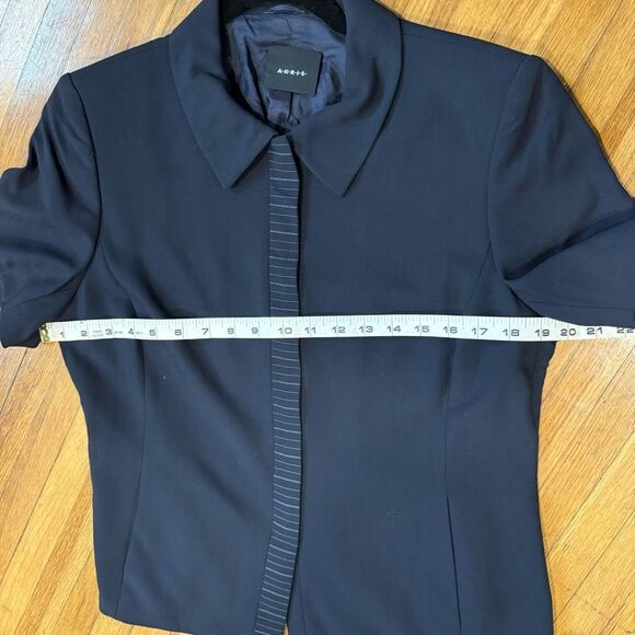 AKRIS Navy Blue Short Sleeve Wool Blazer - Picture 11 of 12